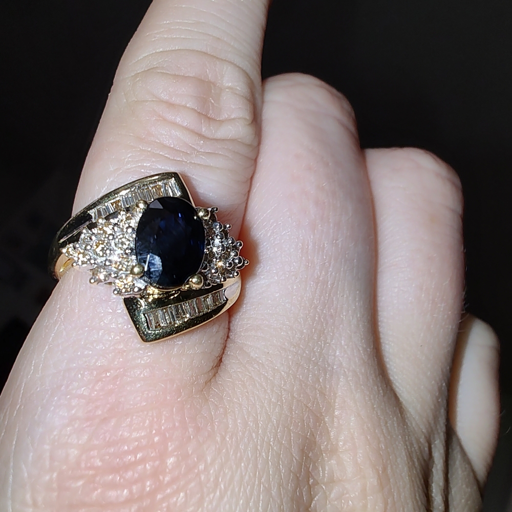 Elegant Gold and Blue Stone Ring